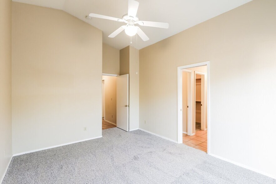 Building Photo - 10179 E Paseo Juan Tabo