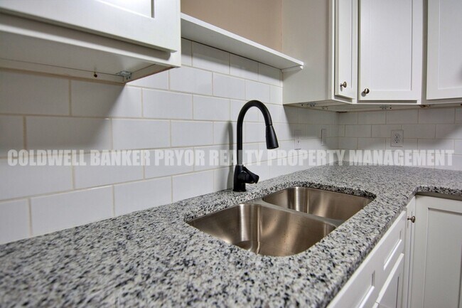 Building Photo - 5722 Moody Sawyer Rd