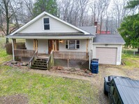 Building Photo - 92 Brentview Dr NE