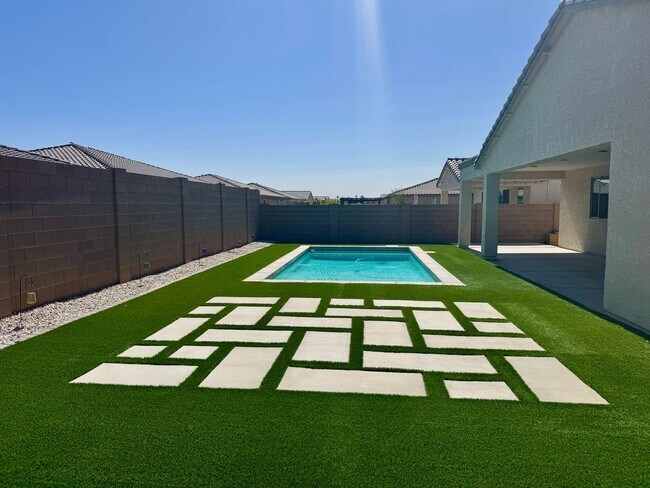 Building Photo - Landscaped Estrella at Mesa Del Sol Pool H...
