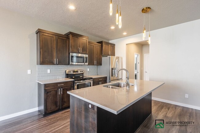 Building Photo - Heart of Meridian 4 Bed 3 Bath