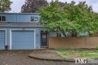 Building Photo - Inviting Townhome with Garage and Communit...