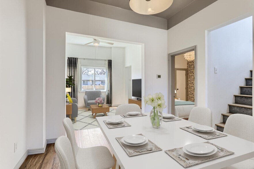 Building Photo - Striking Whittier Victorian home with fully fenced backyard