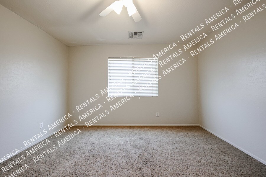 Building Photo - 1155 E Winchester Pl
