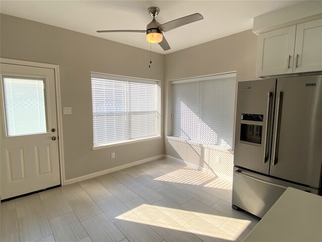 Building Photo - 2339 Bent River Dr