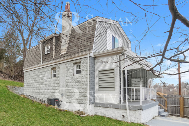 Building Photo - Where Charm Meets Comfort