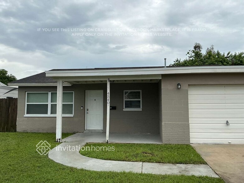 Building Photo - 4540 71st Ave N