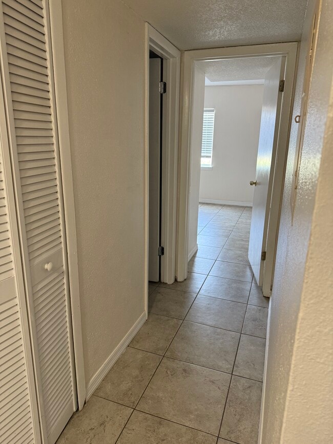 Building Photo - Avalon Unit 6