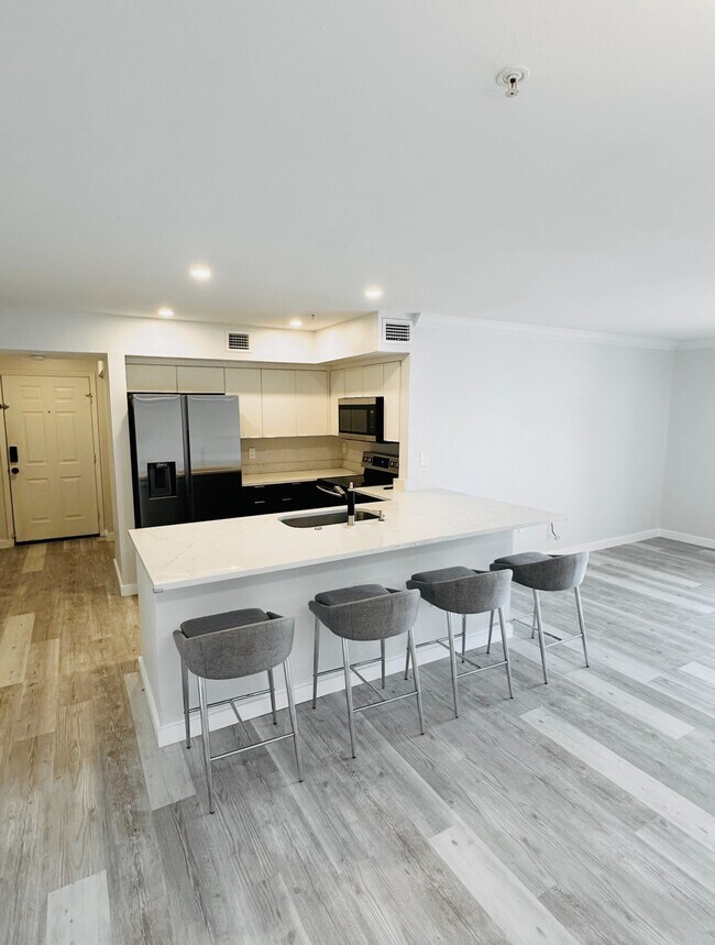 Building Photo - 2400 Feather Sound Dr