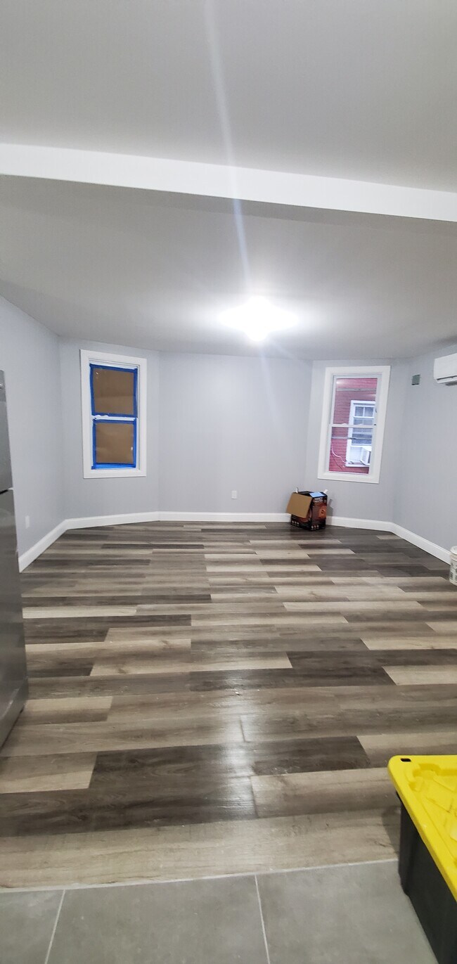 Building Photo - 47 Winter Ave