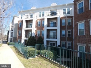 Building Photo - 2465 Army Navy Dr