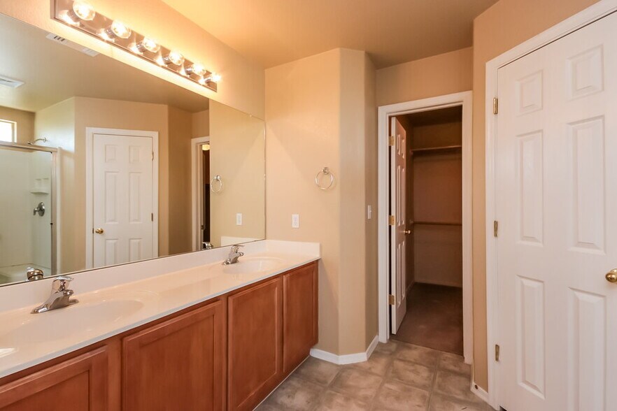 Building Photo - 11298 W Combine Dr
