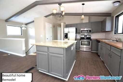 Building Photo - 14264 Golf View Dr