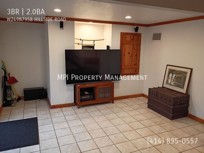 Building Photo - W249N7958 Hillside Rd