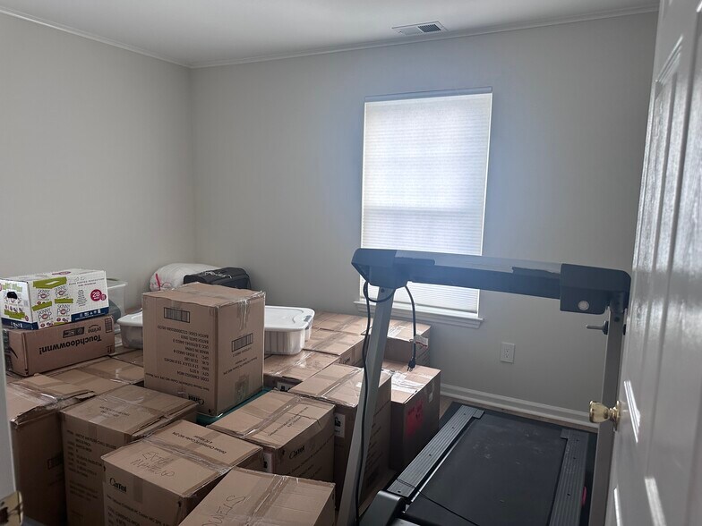 Building Photo - 4609 Tudor Dr