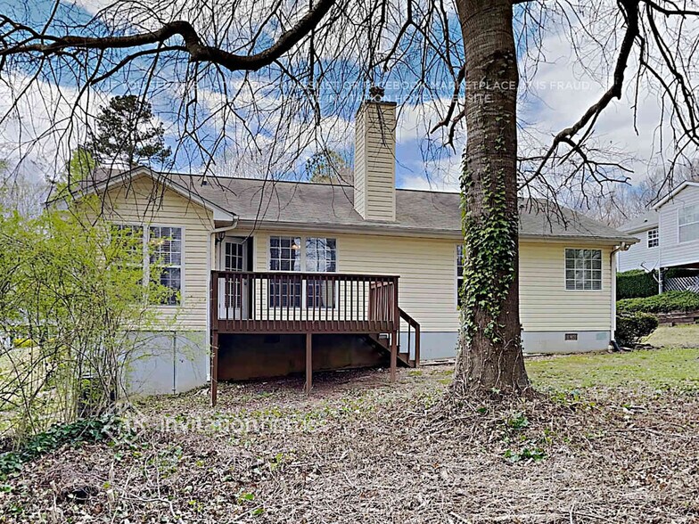 Building Photo - 3933 Edgebrook Dr