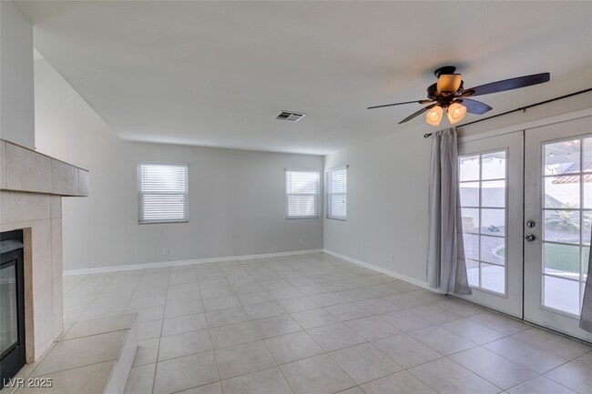 Building Photo - 225 Comanche Pl