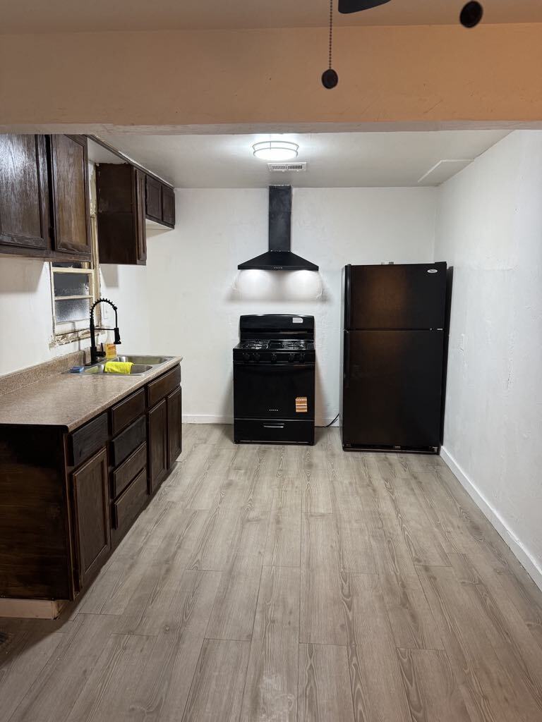 Building Photo - 710 S 11th St