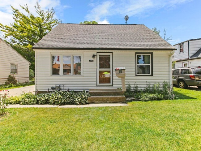 Primary Photo - 4 Bedroom Cape Cod with Large Partially Fe...