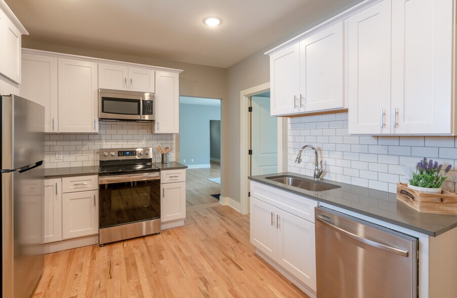 Building Photo - 625 3rd St NW