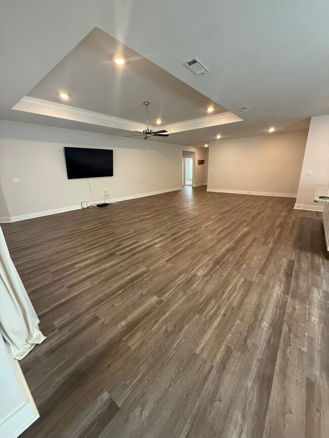 Building Photo - 4 bedroom 3 FULL bath home in Shoal River Landing...AVAILABLE JUNE 2026!