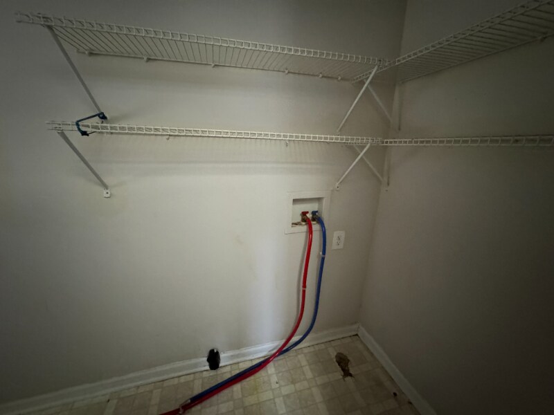 Building Photo - 304 Carol Dr