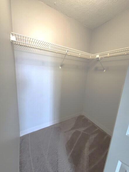 Building Photo - 100 Ocean View Dr