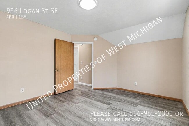 Building Photo - 956 Logan St SE