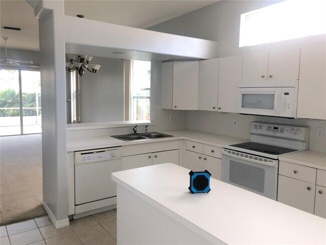 Building Photo - 6759 Hickory Hammock Cir