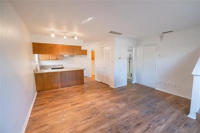 Building Photo - 1912 Dorothy Ln