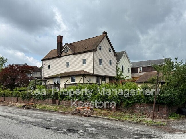 Building Photo - 705 E 18th Ave