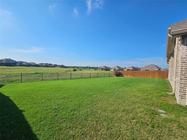 Building Photo - 14620 Little Water Dr