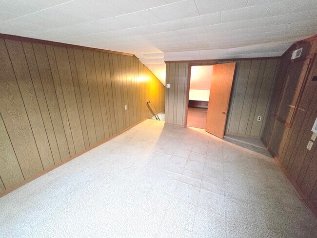 Building Photo - Charming 4-Bedroom Brick Ranch in Virginia Beach!