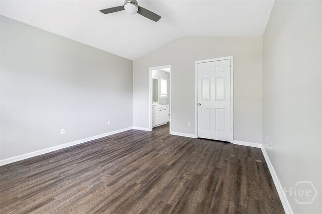 Building Photo - 6 Spg Lk Cir