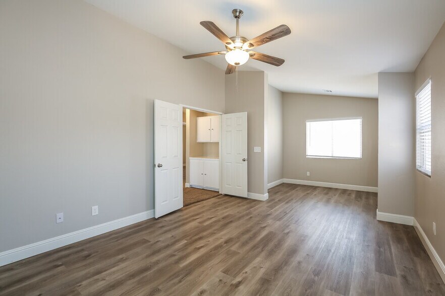 Building Photo - 5443 Goldenroot Ct