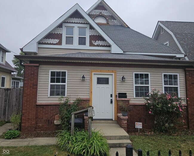 Primary Photo - 814 E Raymond St