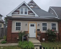 Building Photo - 814 E Raymond St
