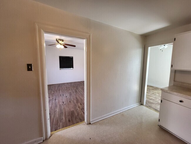 Building Photo - 1008 Runnels St