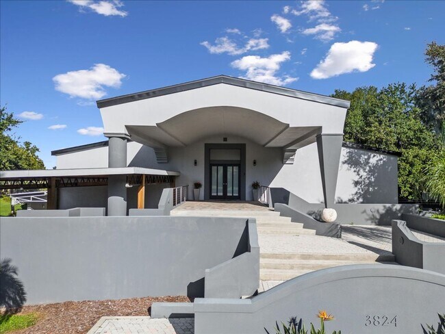 Building Photo - 3824 Gaines Dr