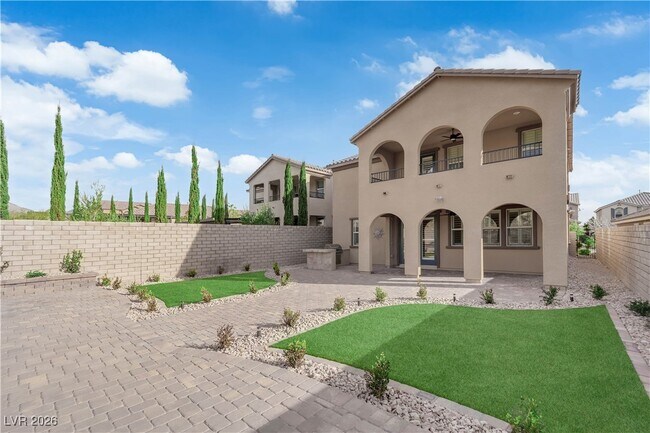 Building Photo - 465 Cabral Peak St