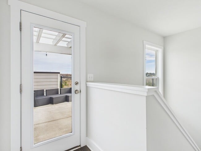 Building Photo - 6 Flatwater Row