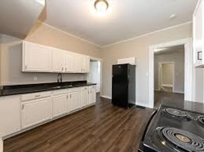 Building Photo - Greenup Duplex