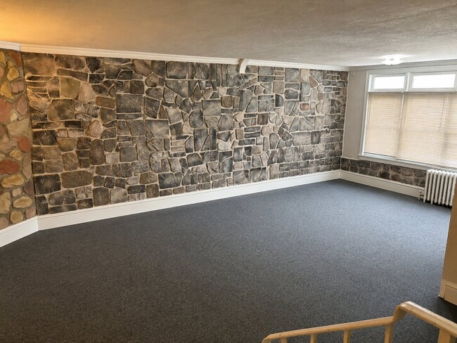 Building Photo - 5611 N Park Ave
