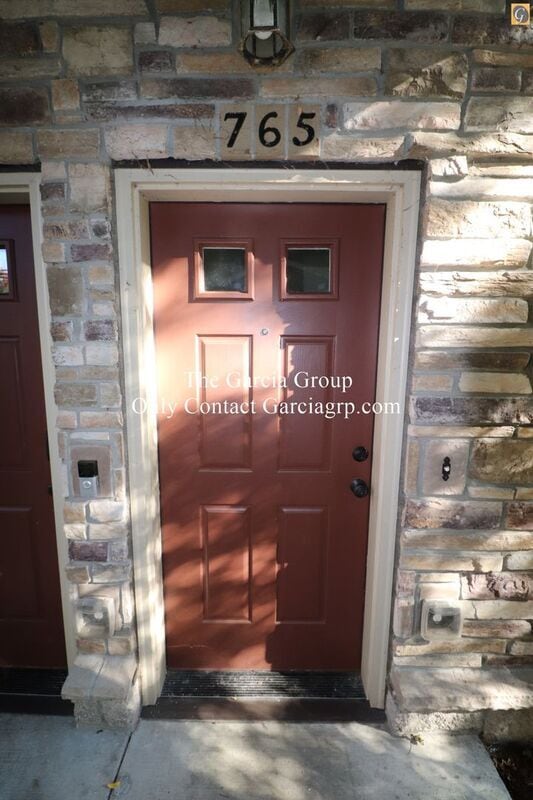 Building Photo - 765 NE Adwick Dr