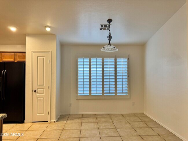 Building Photo - 45775 W Windmill Dr