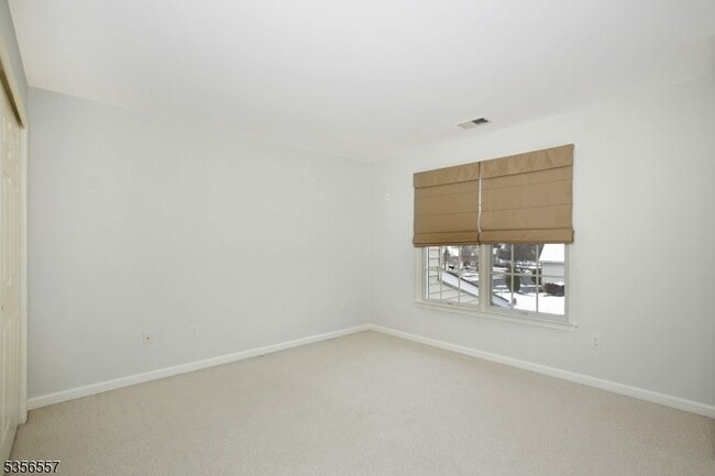 Building Photo - 171 Patriot Hill Dr