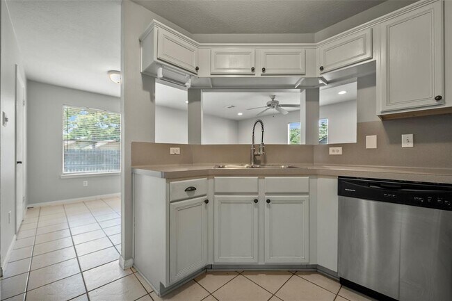 Building Photo - 18103 Gravenhurst Ln