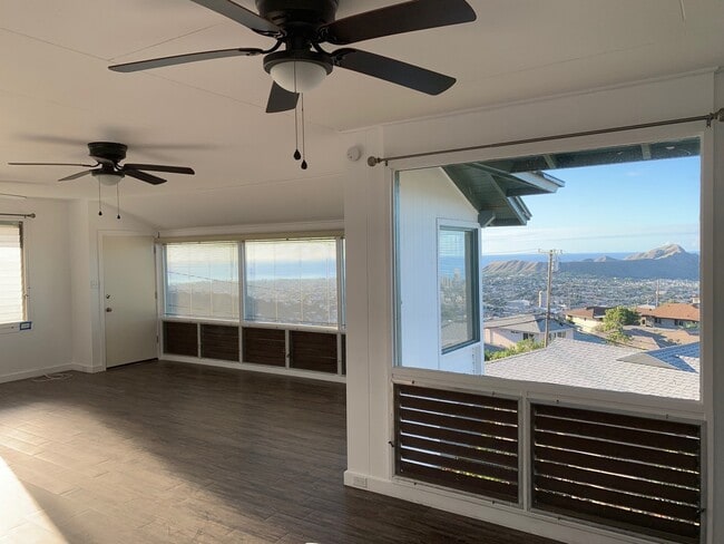 Building Photo - Noah Street