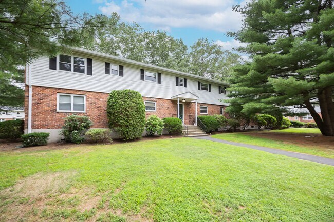 Building Photo - 486 Oak Ave