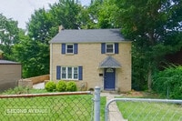 Building Photo - 610 Churchill Ave